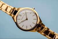 BERING Damenuhr analog Quarzwerk mit Edelstahlarmband...