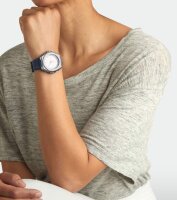 Casio Damenuhr analog Quarzwerk mit Resinarmband...