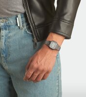 Casio Armbanduhr digital Quarzwerk mit Edelstahlarmband...