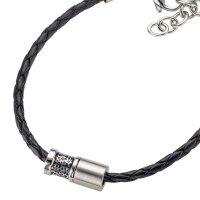 Feines Lederarmband mit markantem Edelstahl-Element...